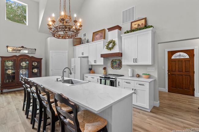 792 Alamo Beach Rd, House other with 6 bedrooms, 5 bathrooms and null parking in Pipe Creek TX | Image 13