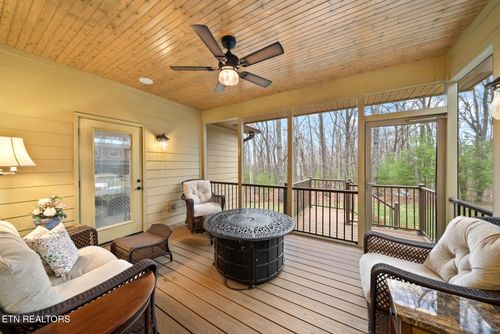 51 Oak Leaf Cir, Crossville, TN, 38558-2502 | Card Image