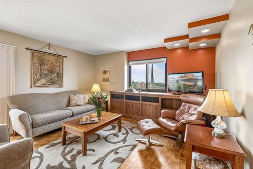 1301-410 Groveland Ave, Minneapolis, MN, 55403-3210 | Card Image