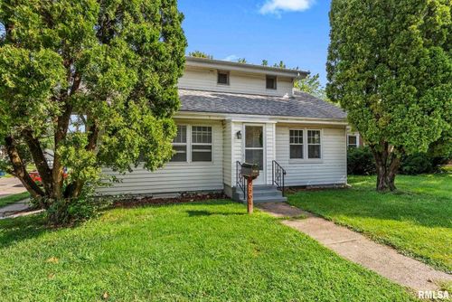 2704 E High St, Davenport, IA, 52803-3442 | Card Image