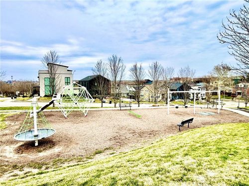 2605 W Paseo Blvd, Kansas City, MO, 64108-3013 | Card Image