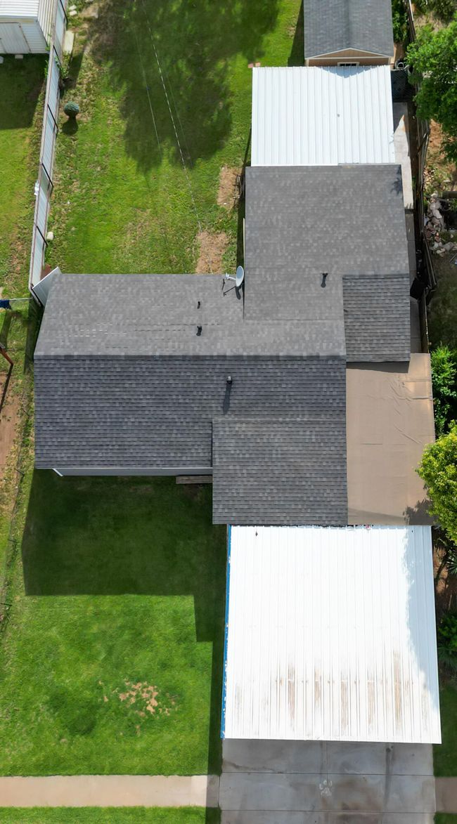 1511 Dallas St, House other with 3 bedrooms, 1 bathrooms and null parking in Plainview TX | Image 25