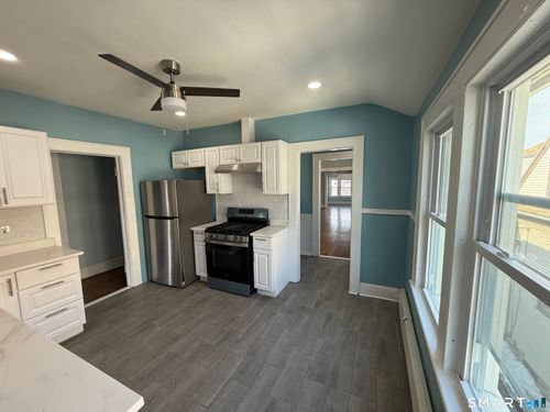 1921 North Ave, Bridgeport, CT, 06604-2437 | Card Image