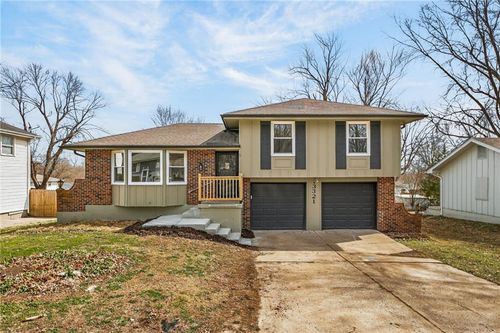 13321 Applewood Dr, Grandview, MO, 64030-3134 | Card Image