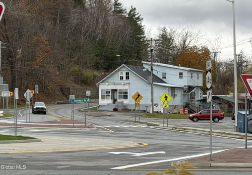 2855 Aqueduct Rd, Niskayuna, NY, 12309-2107 | Card Image