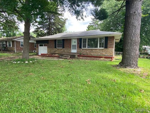 9616 Durham Dr, Saint Louis, MO, 63137-1352 | Card Image