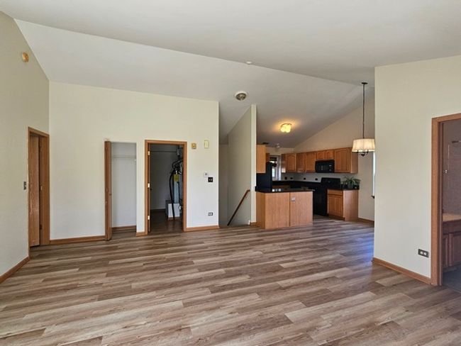 UNIT-204 - 2212 Waterleaf Ct, Condo with 2 bedrooms, 2 bathrooms and 1 parking in Naperville IL | Image 4