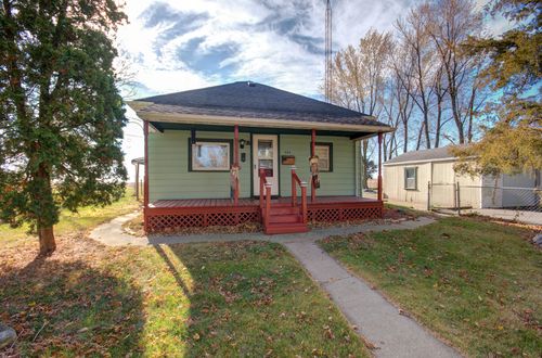 323 Emmett Street, Kinsman, IL, 60437 | Card Image