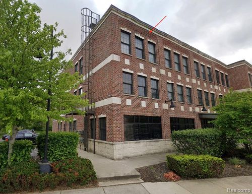 266 Mill St, Rochester, MI, 48307-2038 | Card Image