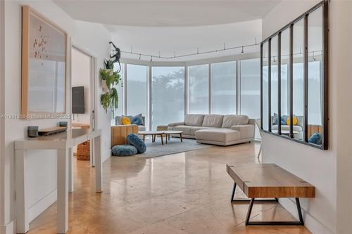 apt-403-300 S Pointe Dr, Miami Beach, FL, 33139-7339 | Card Image