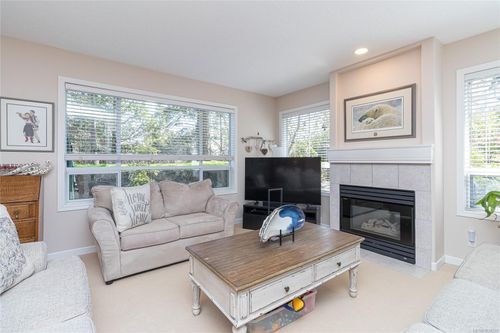 9-4619 Elk Lake Dr, Victoria, BC, V8Z5M2 | Card Image