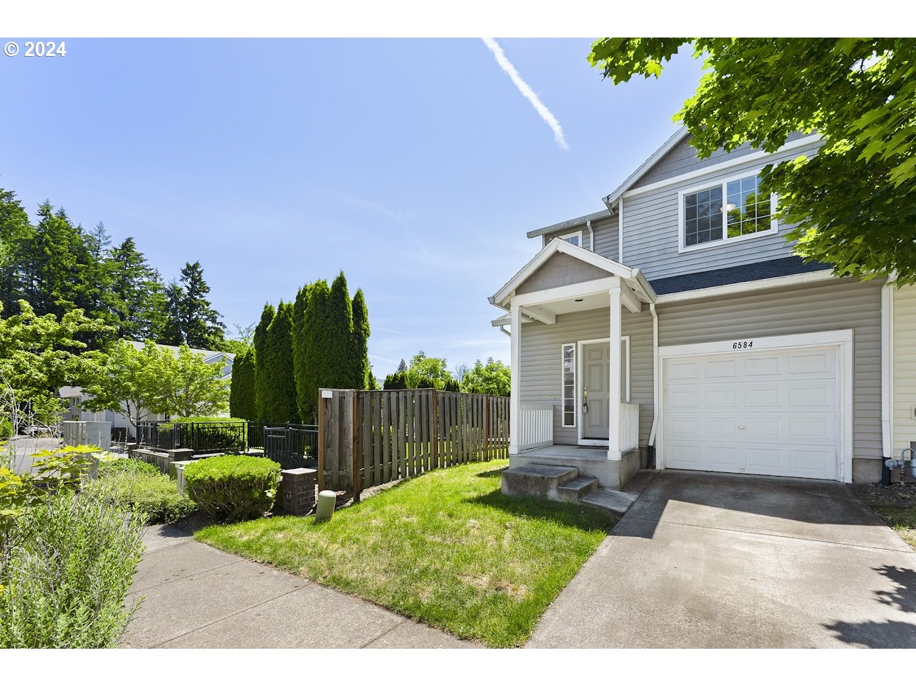 Deer Run St, Hillsboro, OR 97124