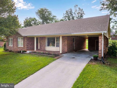 1005 Horseshoe Dr, Front Royal, VA, 22630-4217 | Card Image