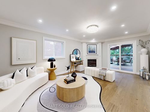 24 Normandy Cres, Richmond Hill, ON, L4C8L8 | Card Image