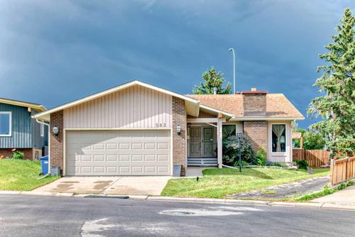 583 Woodpark Cres Sw, Calgary, AB, T2W2S1 | Card Image