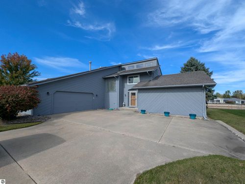 2923 E Midshipman Dr, Au Gres, MI, 48703-9537 | Card Image