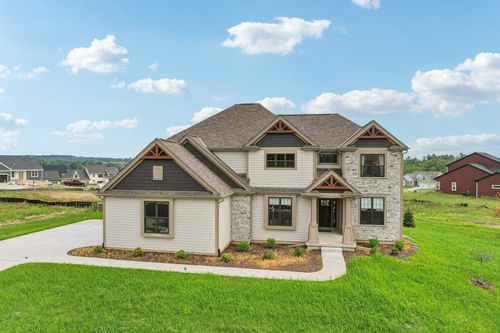 W208N5652 Turnberry Ln, Menomonee Falls, WI, 53051-1746 | Card Image