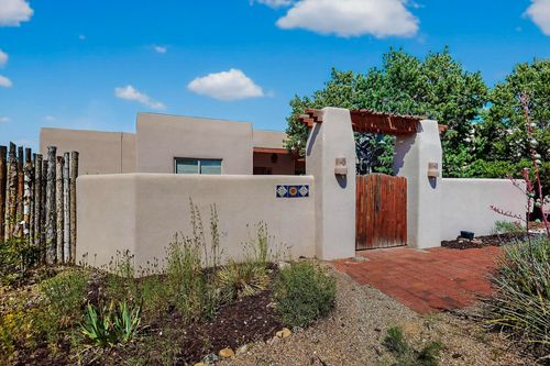 29 Quedo Rd, Santa Fe, NM, 87508-1919 | Card Image