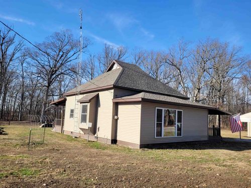 5531 N Hickory Ln, Bonnie, IL, 62816-2202 | Card Image