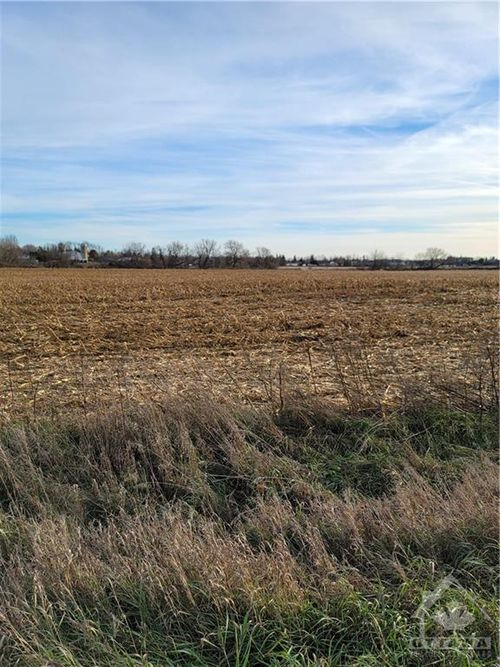 2404 Roger Stevens Dr, North Gower, ON, K0A2T0 | Card Image