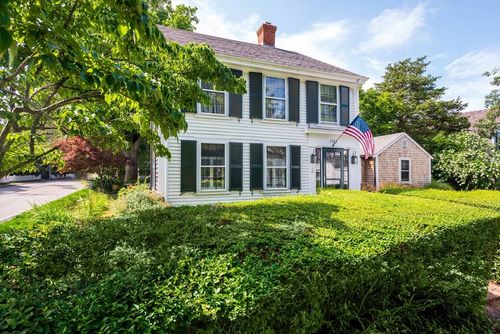 2 Green Ave, Edgartown, MA, 02539-7359 | Card Image