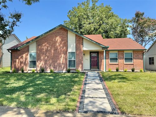 523 Red Oak St, Allen, TX, 75002-3305 | Card Image