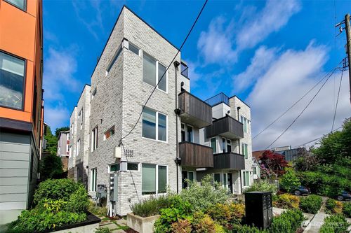 1525 17th Ave S, Seattle, WA, 98144 | Card Image