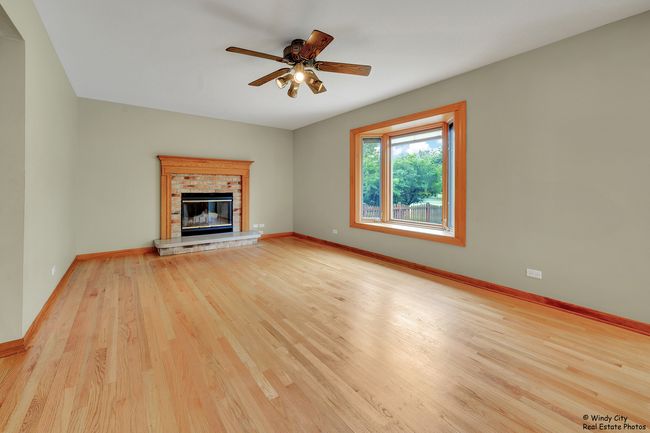 646 Schooner Ln, House other with 4 bedrooms, 3 bathrooms and 2 parking in Elk Grove Village IL | Image 9