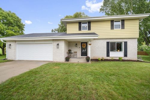 1324 W Portview Drive, Port Washington, WI, 53074 | Card Image