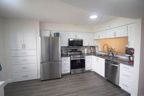 apt-802-2200 S Cypress Bend Dr, Pompano Beach, FL, 33069-4428 | Card Image