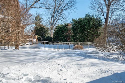 125 Travers Ave, Mamaroneck, NY, 10543-1429 | Card Image