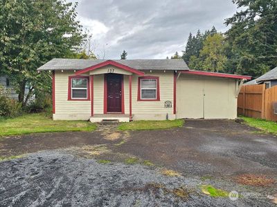 137 Williams Avenue, House other with 1 bedrooms, 1 bathrooms and 1 parking in Kelso WA | Image 1