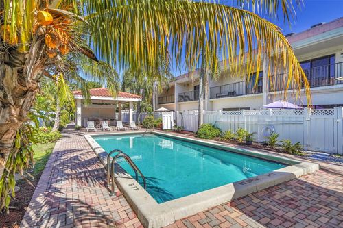 225-225 Se 11th Ave, Pompano Beach, FL, 33060-7470 | Card Image