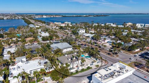 345 Madison Dr, SARASOTA, FL, 34236-1327 | Card Image