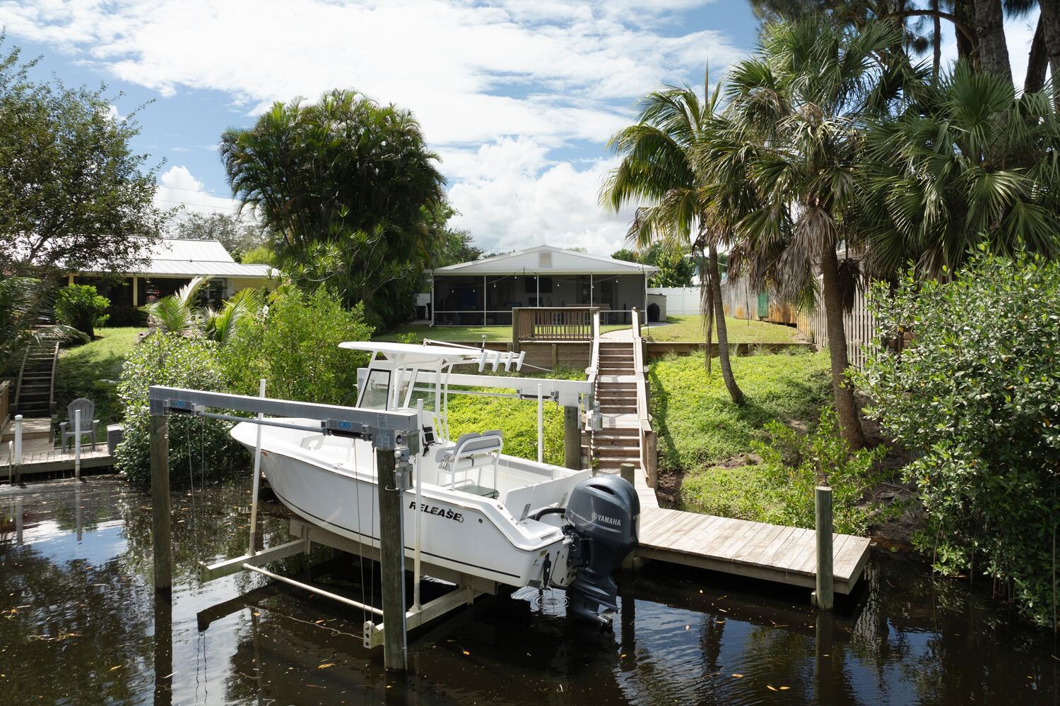Peninsula Ln, Palm City, FL 34990