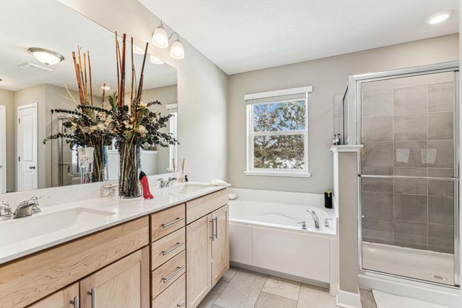 Main Bathroom Upstairs | Image 19