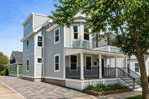 17 Macarthur St, Somerville, MA, 02145-3111 | Card Image