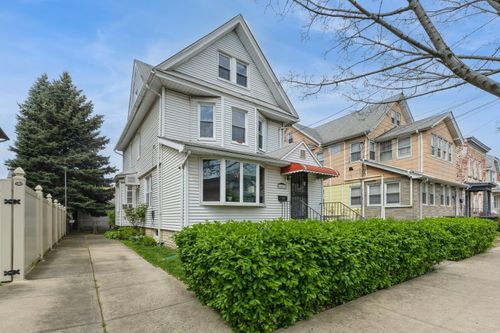 84 123rd St, Kew Gardens, NY, 11415-3305 | Card Image