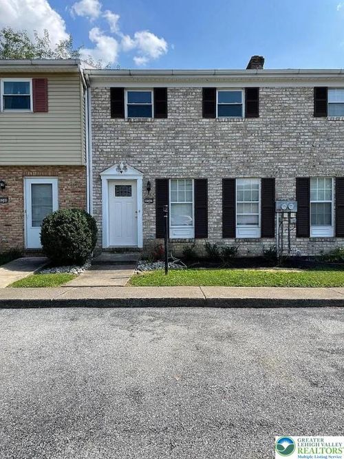4242 Mohican Dr, SCHNECKSVILLE, PA, 18078-2618 | Card Image