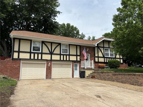 411 Clinton Dr, Cameron, MO, 64429-1333 | Card Image