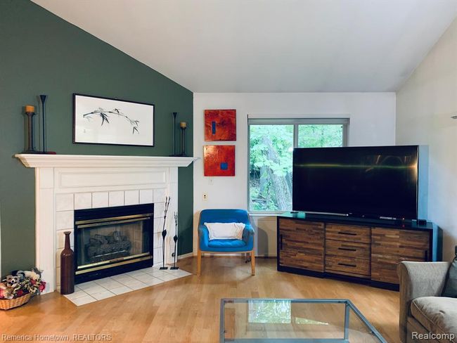 Vaulted great room w/gas fireplace... | Image 6