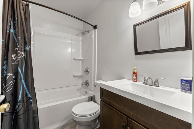 Bathroom | Image 9