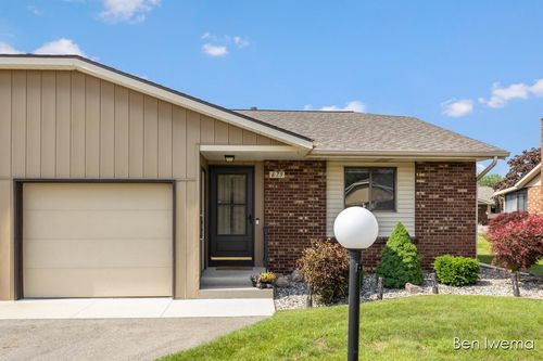 679 Waterview Ct Sw, Grandville, MI, 49418-9459 | Card Image