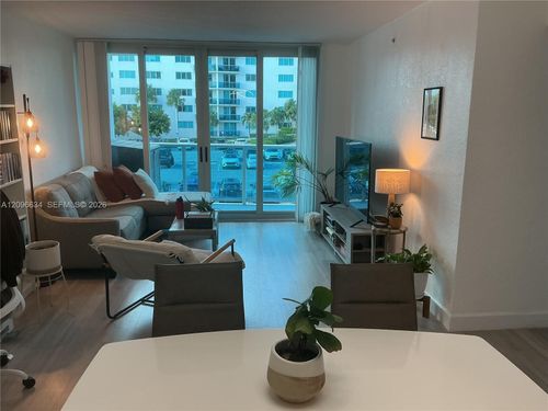 2l-7501 E Treasure Dr, North Bay Village, FL, 33141-4301 | Card Image