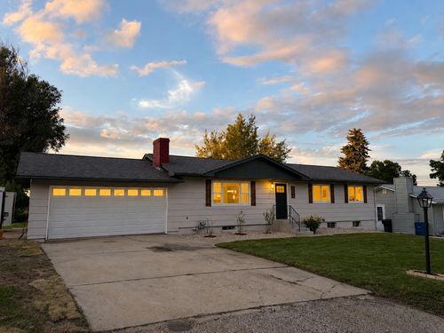 851 Burton St, Sheridan, WY, 82801-2829 | Card Image