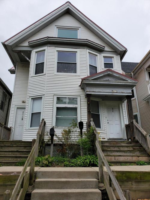 2425 N Cramer St, Milwaukee, WI, 53211-4311 | Card Image