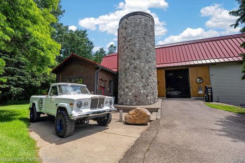 3486 W Drahner Rd, Oxford, MI, 48371-5710 | Card Image