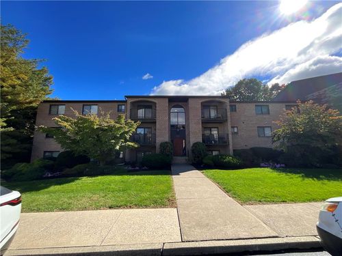 11-897 Cold Spring Road, Allentown City, PA, 18103 | Card Image