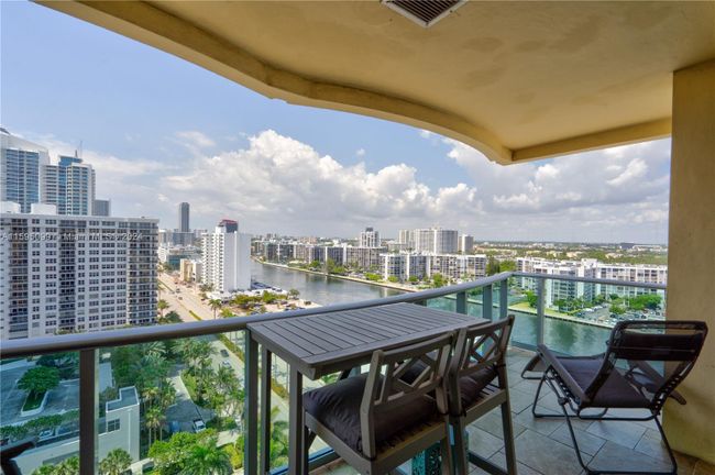 PH35 - 2501 S Ocean Dr, Condo with 2 bedrooms, 2 bathrooms and null parking in Hollywood FL | Image 4