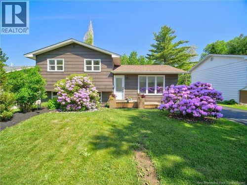 163 Glenwood Dr, Moncton, NB, E1A2N2 | Card Image